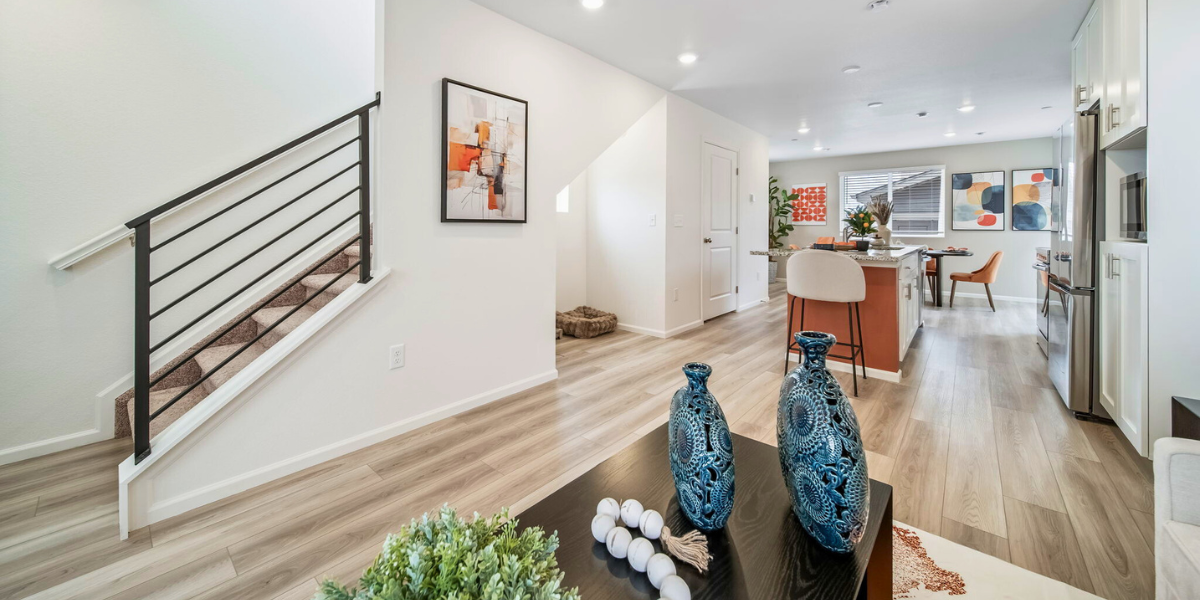 Open-concept living room in a Reunion home.
